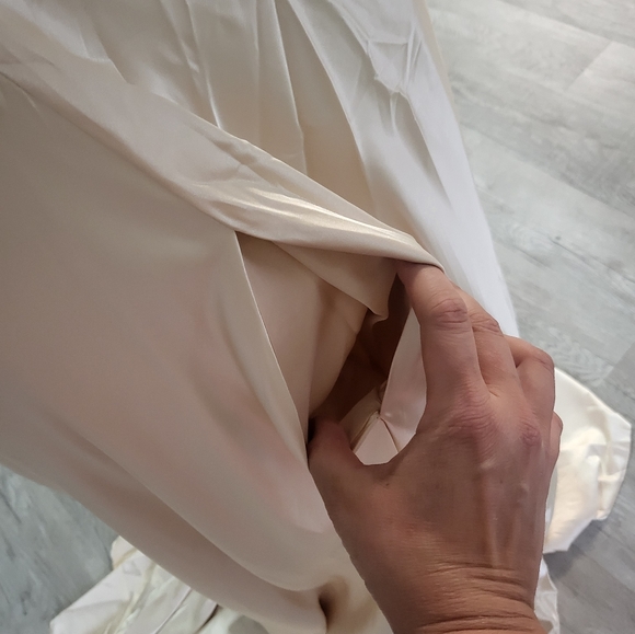 Golden Prom/Party dress - Picture 15 of 16